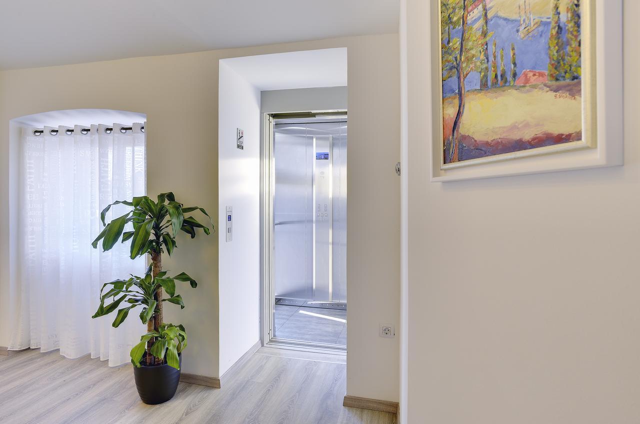 Boutique Suites Joyce Pula Ngoại thất bức ảnh
